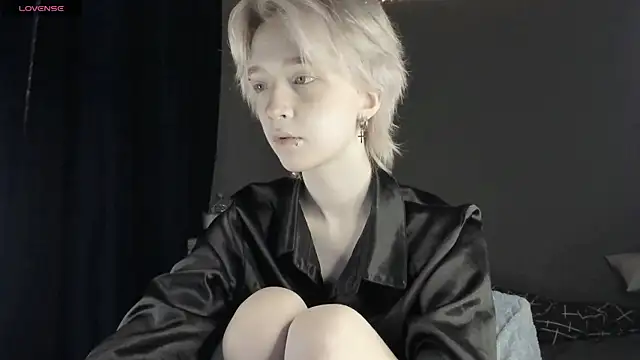 Snapshot of MelissaReis chatting on 12/16/25, 12:54 MelissaReis online show from 12/16/25, 12:54