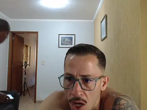 Snapshot of campari800 chatting on 01/13/26, 06:35 campari800 online show from 01/13/26, 06:35