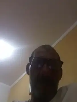Snapshot of campari800 chatting on 05/02/26, 10:59 campari800 online show from 05/02/26, 10:59