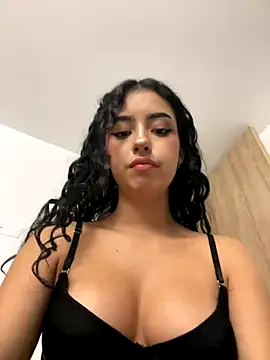 Snapshot of RosseMelody chatting on 11/24/25, 06:02 RosseMelody online show from 11/24/25, 06:02