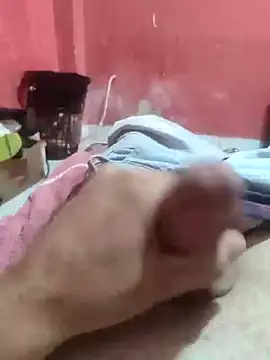 Snapshot of victor1573 chatting on 09/19/25, 12:50 victor1573 online show from 09/19/25, 12:50