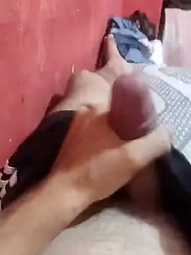 Snapshot of victor1573 chatting on 09/22/25, 12:18 victor1573 online show from 09/22/25, 12:18