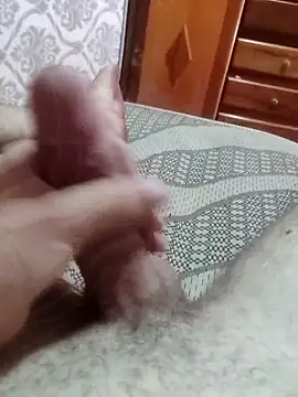 Snapshot of victor1573 chatting on 11/03/25, 11:33 victor1573 online show from 11/03/25, 11:33