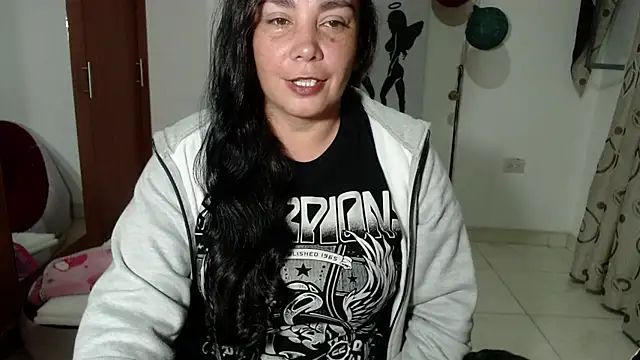 Vivian milf paint online show from 09/23/25, 03:20