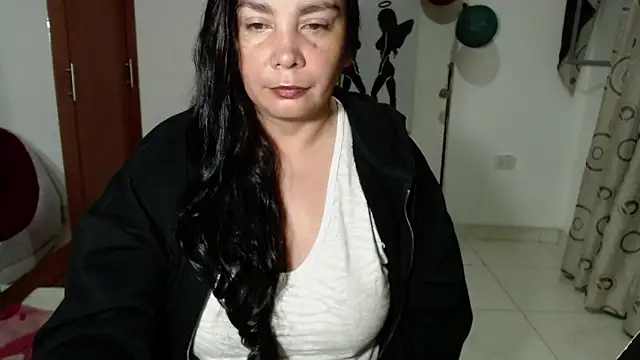 Vivian milf paint online show from 10/03/25, 04:09