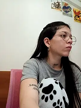 Snapshot of Paula_Alameda chatting on 09/10/25, 04:34 Paula Alameda online show from 09/10/25, 04:34