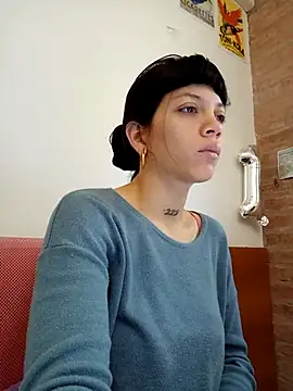 Paula Alameda online show from 10/26/25, 02:01