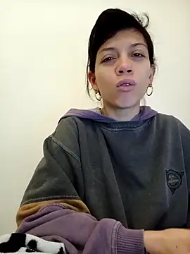 Paula Alameda online show from 10/27/25, 11:36