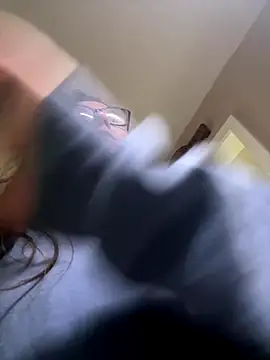 amiralily9 online show from 09/15/25, 02:39