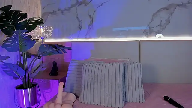 ValSmith  online show from 12/02/25, 03:45