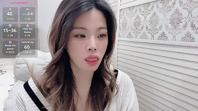 Holiland online show from 11/12/25, 01:17