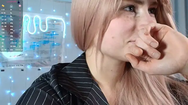 Snapshot of PieraMarch chatting on 09/20/25, 07:15 PieraMarch online show from 09/20/25, 07:15