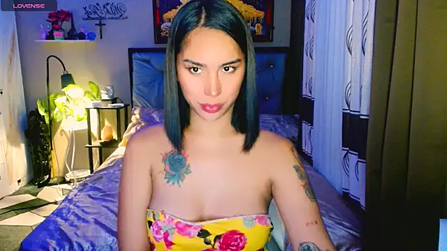 Snapshot of Franchesca_Trans chatting on 11/04/25, 01:48 Franchesca Trans online show from 11/04/25, 01:48