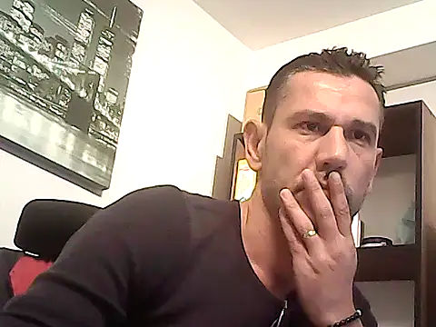 Snapshot of mastercharisma35 chatting on 12/19/25, 12:12 mastercharisma35 online show from 12/19/25, 12:12