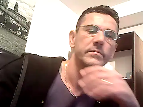Snapshot of mastercharisma35 chatting on 01/17/26, 11:48 mastercharisma35 online show from 01/17/26, 11:48