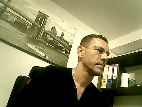 Snapshot of mastercharisma35 chatting on 02/04/26, 11:27 mastercharisma35 online show from 02/04/26, 11:27