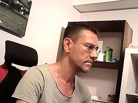 Snapshot of mastercharisma35 chatting on 04/30/26, 02:12 mastercharisma35 online show from 04/30/26, 02:12