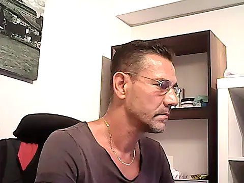 Snapshot of mastercharisma35 chatting on 06/05/26, 02:12 mastercharisma35 online show from 06/05/26, 02:12