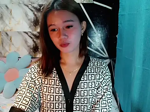 urgirl mikah online show from 11/19/25, 05:29