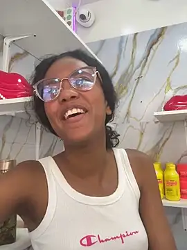 KinkyCutie1 online show from 10/24/25, 02:13