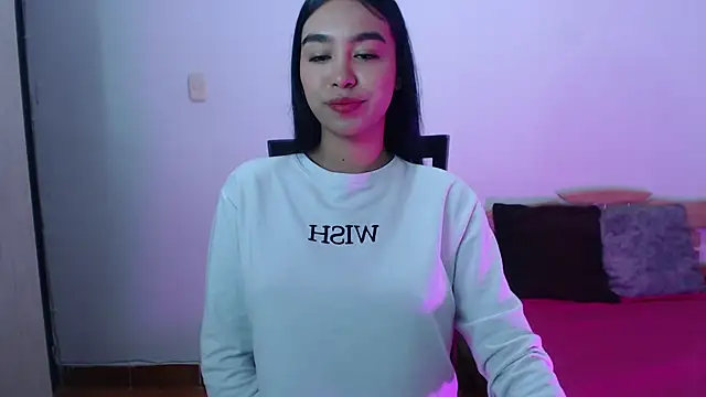 Snapshot of kyra_fox_ chatting on 11/15/25, 12:23 kyra fox online show from 11/15/25, 12:23