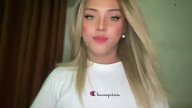 Snapshot of calimonroe chatting on 11/16/25, 05:13 calimonroe online show from 11/16/25, 05:13