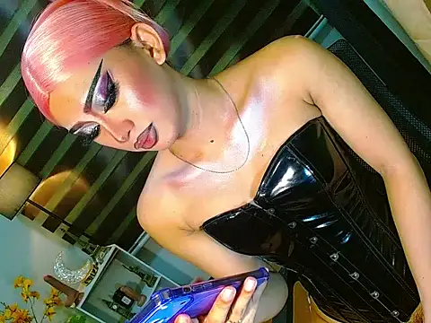 Queen yasii 88 online show from 05/17/26, 12:45