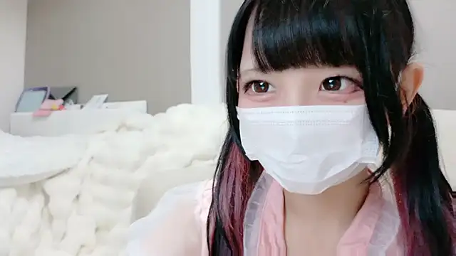 Snapshot of Hina-qp chatting on 11/10/25, 10:03 Hina-qp online show from 11/10/25, 10:03