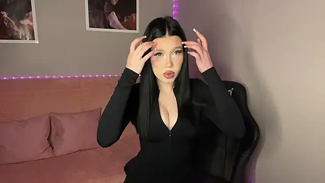 Snapshot of mistress_of_hearts chatting on 09/26/25, 05:44 mistress of hearts online show from 09/26/25, 05:44