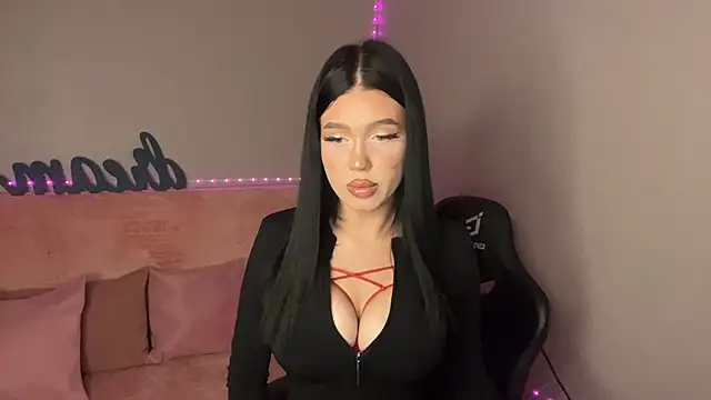 Snapshot of mistress_of_hearts chatting on 10/17/25, 08:11 mistress of hearts online show from 10/17/25, 08:11