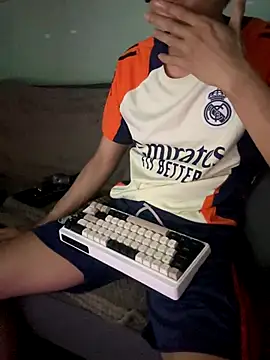 boyhigh1997 online show from 11/14/25, 07:51