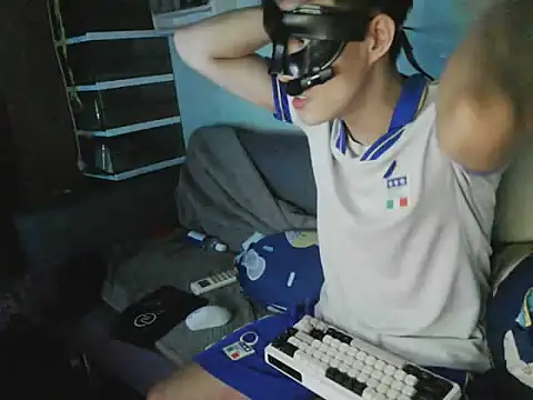 boyhigh1997 online show from 11/17/25, 10:54