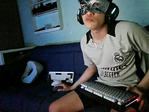 Snapshot of boyhigh1997 chatting on 03/19/26, 05:17 boyhigh1997 online show from 03/19/26, 05:17