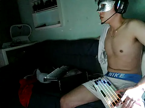 Snapshot of boyhigh1997 chatting on 03/23/26, 08:13 boyhigh1997 online show from 03/23/26, 08:13