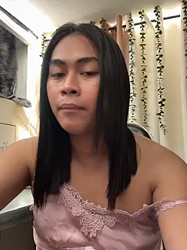 Snapshot of Sweetasian_cum chatting on 10/29/25, 02:52 Sweetasian cum online show from 10/29/25, 02:52