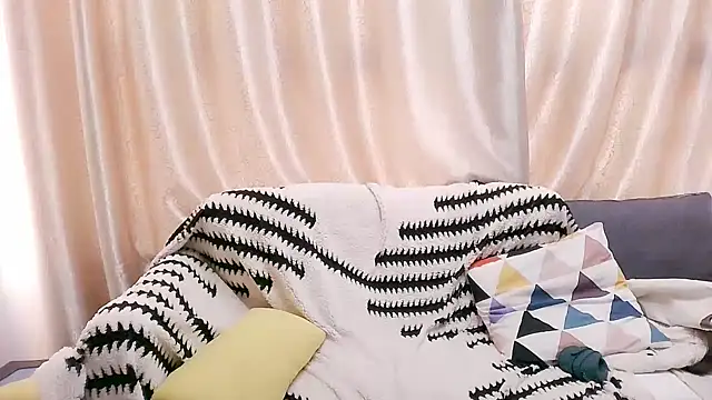 Tsia-Die online show from 10/10/25, 05:17