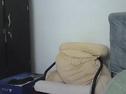 Snapshot of morenocabro10 chatting on 11/29/25, 12:35 morenocabro10 online show from 11/29/25, 12:35