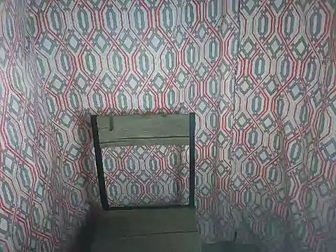 Snapshot of Virgen_christine01 chatting on 12/17/25, 05:52 Virgen christine01 online show from 12/17/25, 05:52