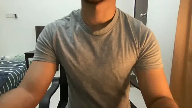 Snapshot of Hotmaskedboi chatting on 10/25/25, 05:40 Hotmaskedboi online show from 10/25/25, 05:40