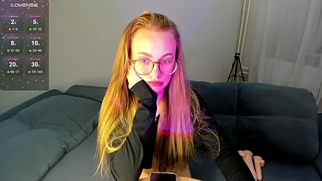 MewStella online show from 09/28/25, 04:56