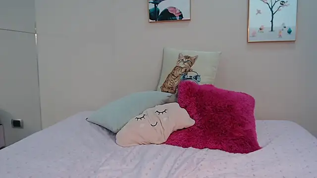 zooombee online show from 09/23/25, 07:17