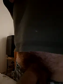 Snapshot of hugecock4u1990 chatting on 09/25/25, 01:20 hugecock4u1990 online show from 09/25/25, 01:20