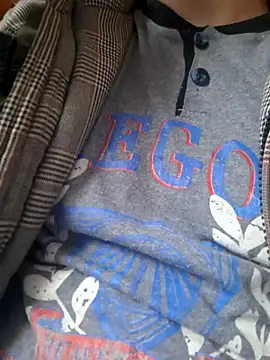 Snapshot of hugecock4u1990 chatting on 11/10/25, 08:35 hugecock4u1990 online show from 11/10/25, 08:35