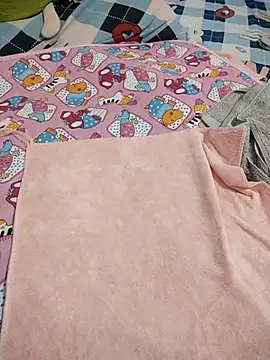 Snapshot of Yina219 chatting on 10/05/25, 10:57 Yina219 online show from 10/05/25, 10:57