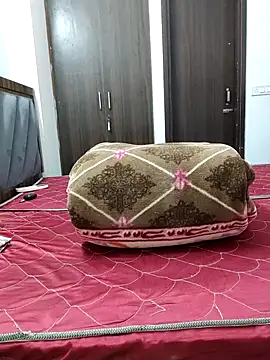 Snapshot of sweetpj chatting on 10/18/25, 05:57 sweetpj online show from 10/18/25, 05:57