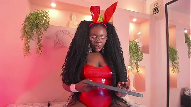 Snapshot of NanyMoreno chatting on 10/31/25, 01:23 NanyMoreno online show from 10/31/25, 01:23