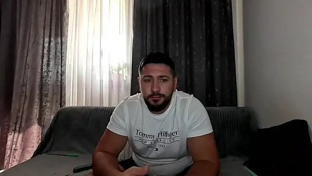 Gold Alpha Boy online show from 09/18/25, 11:12