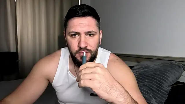 Gold Alpha Boy online show from 04/25/26, 11:24