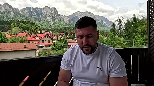 Gold Alpha Boy online show from 05/25/26, 09:37