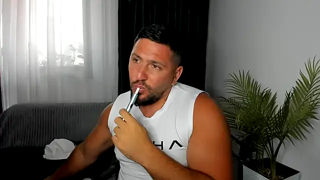 Gold Alpha Boy online show from 08/05/26, 04:43